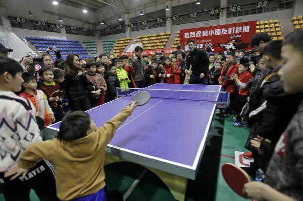 迫使我们不 迫使我们不