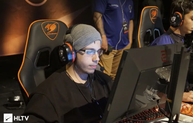 表现击败了 表现击败了